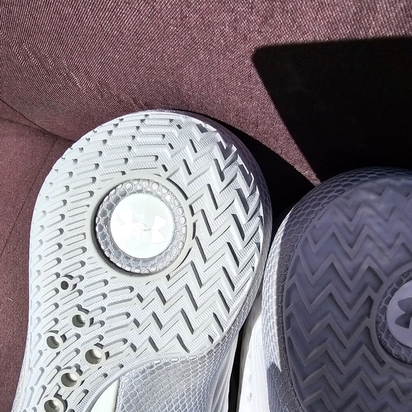 Under Armour basketball shoes - Picture 7 of 8